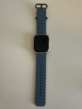 Apple Watch Series 7 45mm GPS Aluminum – Blue Band